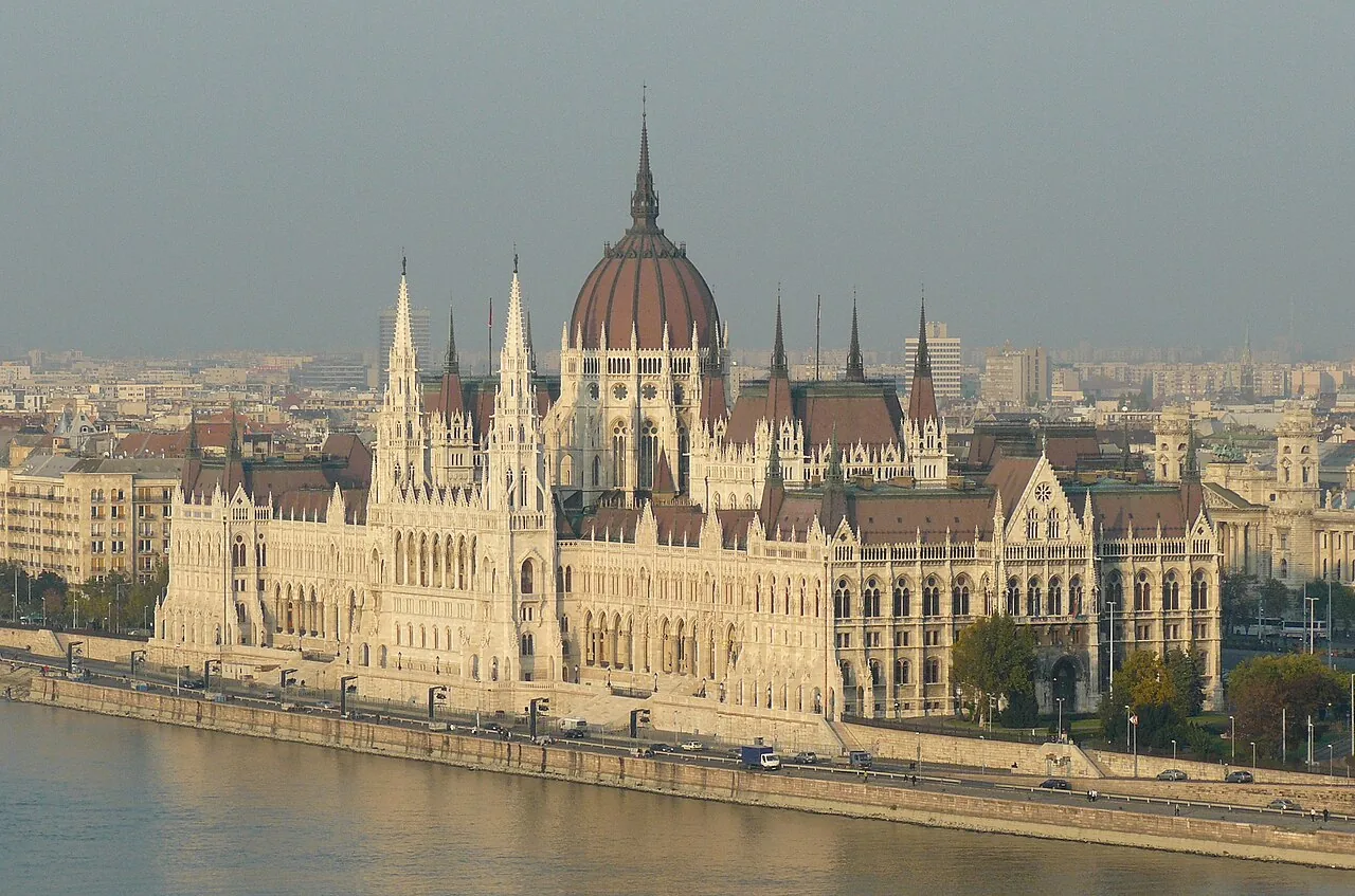 Leszavazta a parlament Dúró Dóra homofób javaslatát